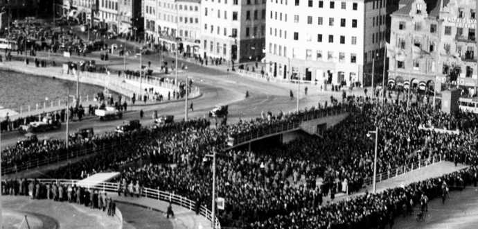 Invigning av Slussen 1935. Många hade velat behålla den unika trafikkarusellen i funktionalistisk stil.
Foto: SvD/TT