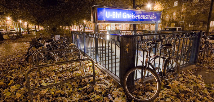 Det är lätt att ta sig runt med både cykel och kollektivtrafik i Berlin. Foto: Till Krechr/Flickr CC 2.0