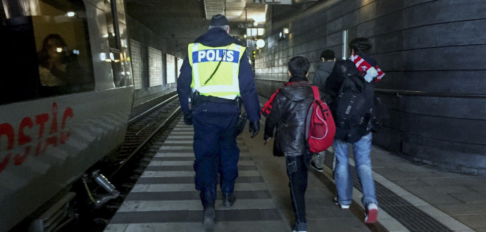 Ett av förslagen gäller att återinföra medicinsk åldersbestämning av ensamkommande flyktingbarn trots att de metoder som finns tillgängliga ifrågasätts av läkare. Foto: TT