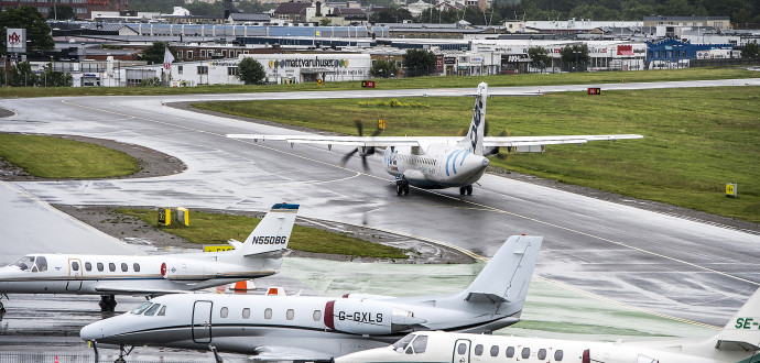 Stockholmspolitikerna vill lägga ner Bromma flygplats och istället bygga uppemot 50 000 bostäder. Det ser nu inte ut att bli av. Foto: Lars Pehrson/SvD/TT