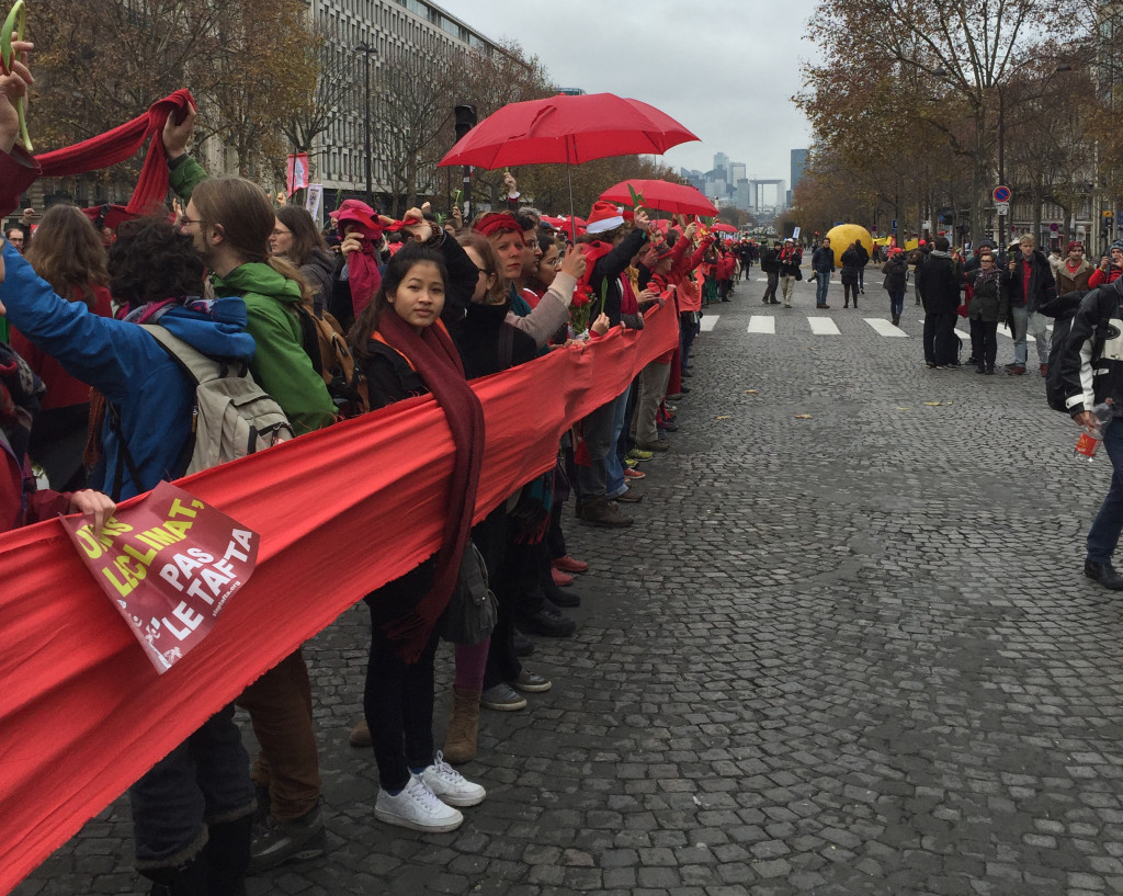 En av lördagens två stora manifestationer i Paris var Red Lines. Foto: Benita Eklund