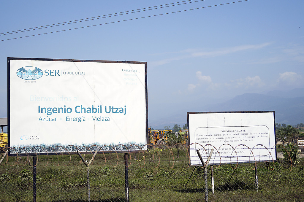 Företaget Chabil Utzaj avhyste våldsamt 800 familjer när företaget köpte markerna där människorna bodde.